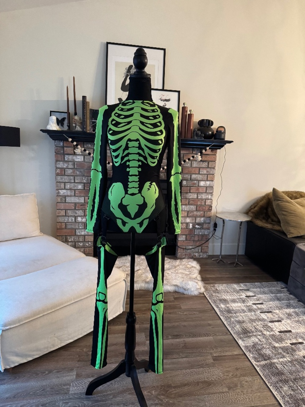 BADINKA Glow in the Dark Skeleton Bodysuit Costume with Garters Green Black M